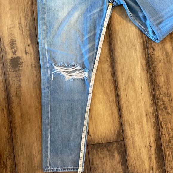 American Eagle Outfitters - Picture 2 of 7